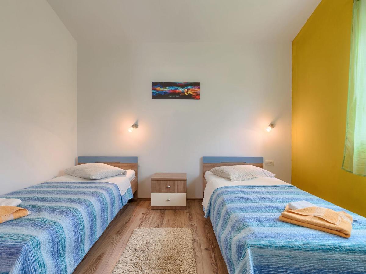 Holiday Home Goldi - Voj512 By Interhome Mednjan 外观 照片
